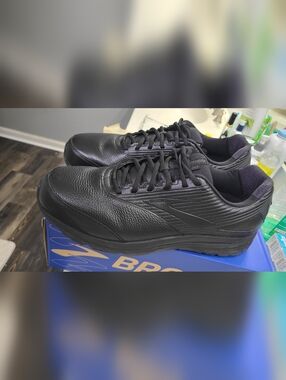 Brooks Men's Black Athletic Shoes